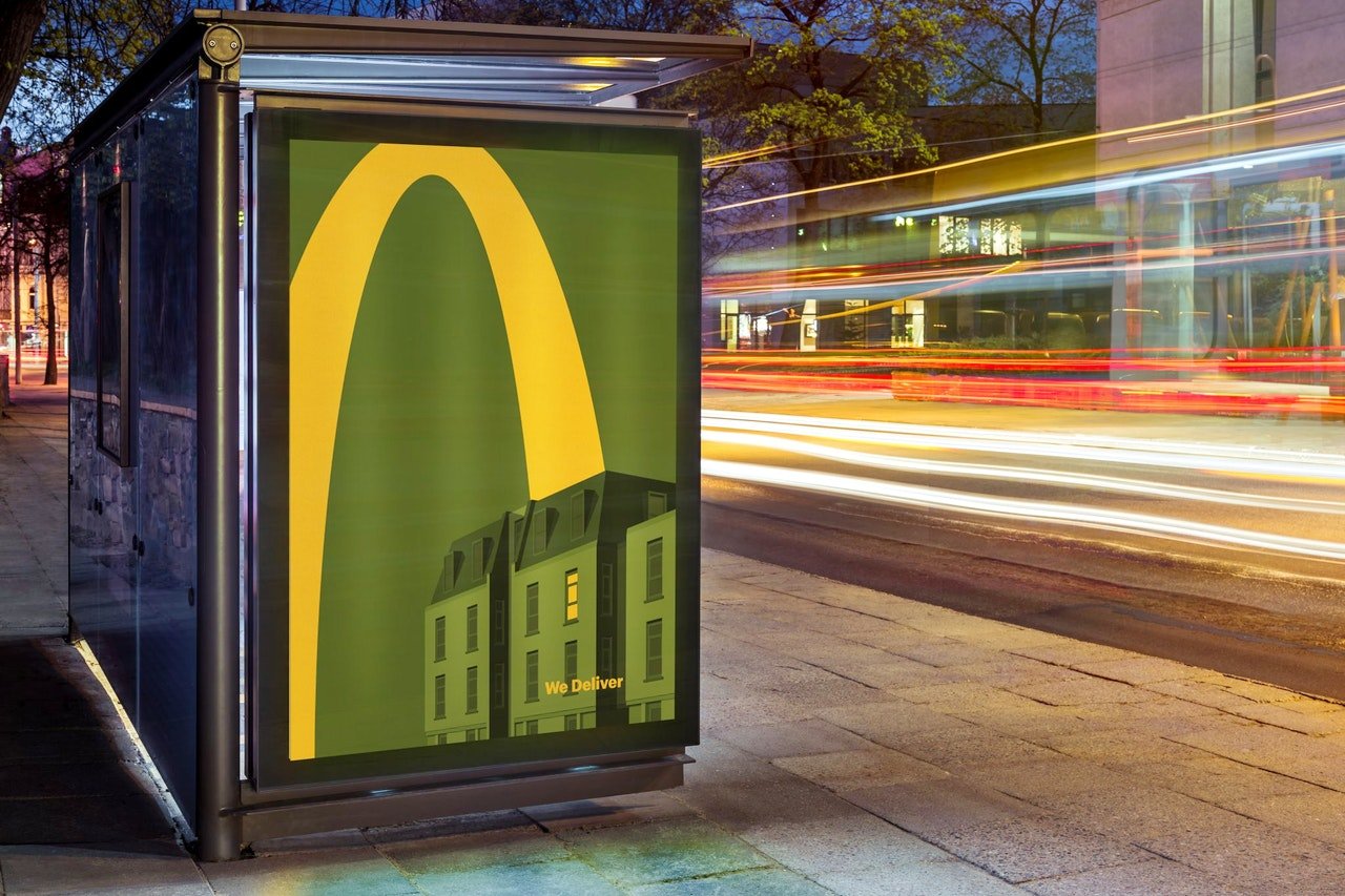 mcdonalds-campaña-delivery-marketing-minimalismo-iliciti.-min